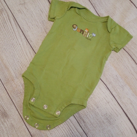Carter's green onesie - Picture 1 of 2